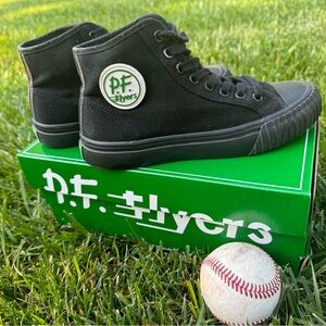 Men’s PF Flyers classic sneakers size 4 Model MC 2001 SD worn once, original box